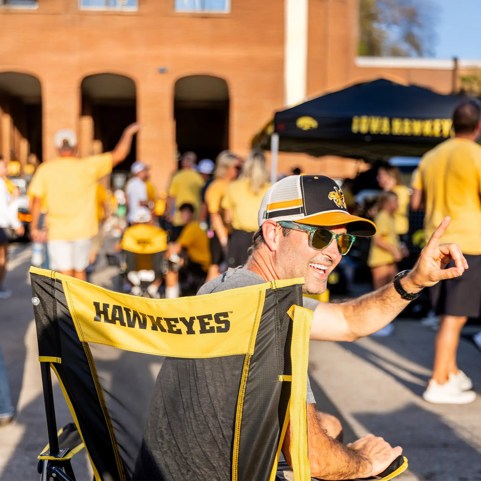 College Comfort Pro Rocker™ - Iowa Hawkeyes - Victory Style